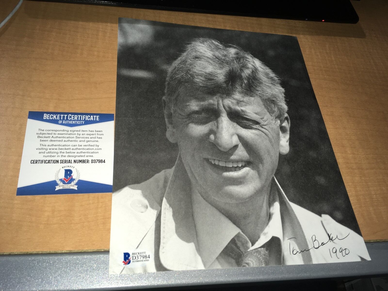 Tom Baker Doctor Who The 4th Doctor Signed Paper Photo Poster painting BAS Beckett Certified