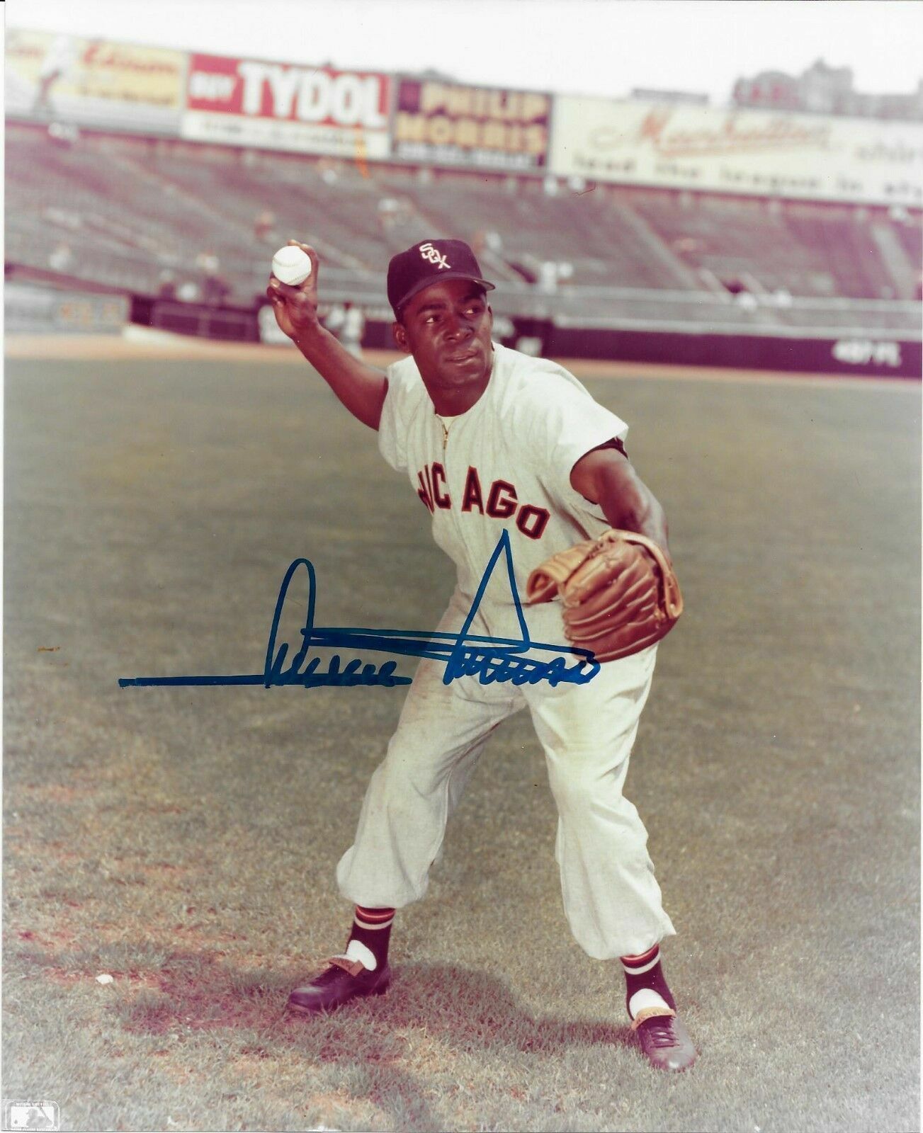 Minnie Minoso Autographed Signed 8x10 Photo Poster painting ( HOF White Sox ) REPRINT