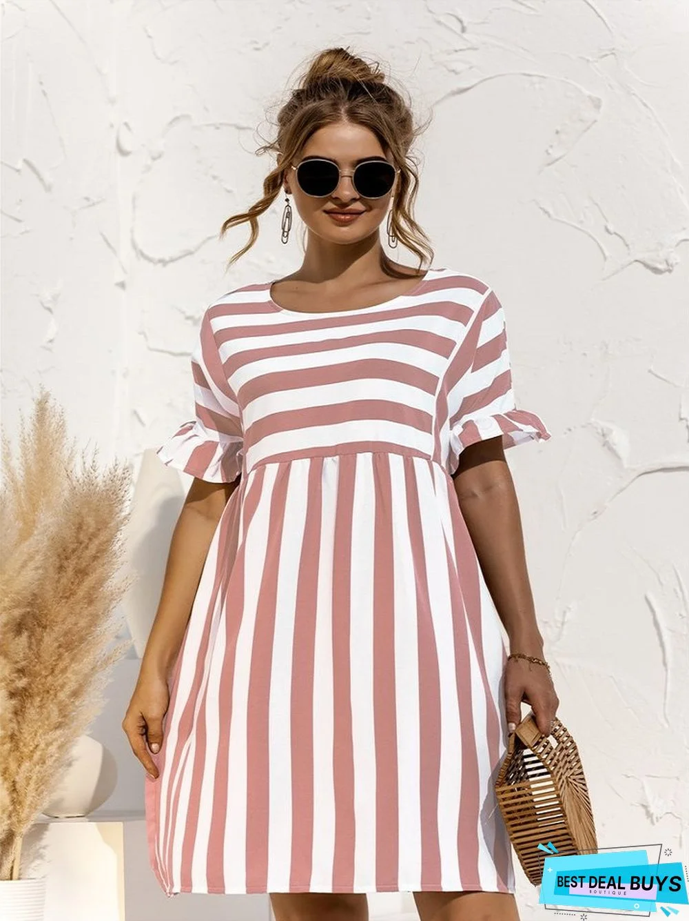 Loose Dress with Ruffled Stripes and Contrasting Colors