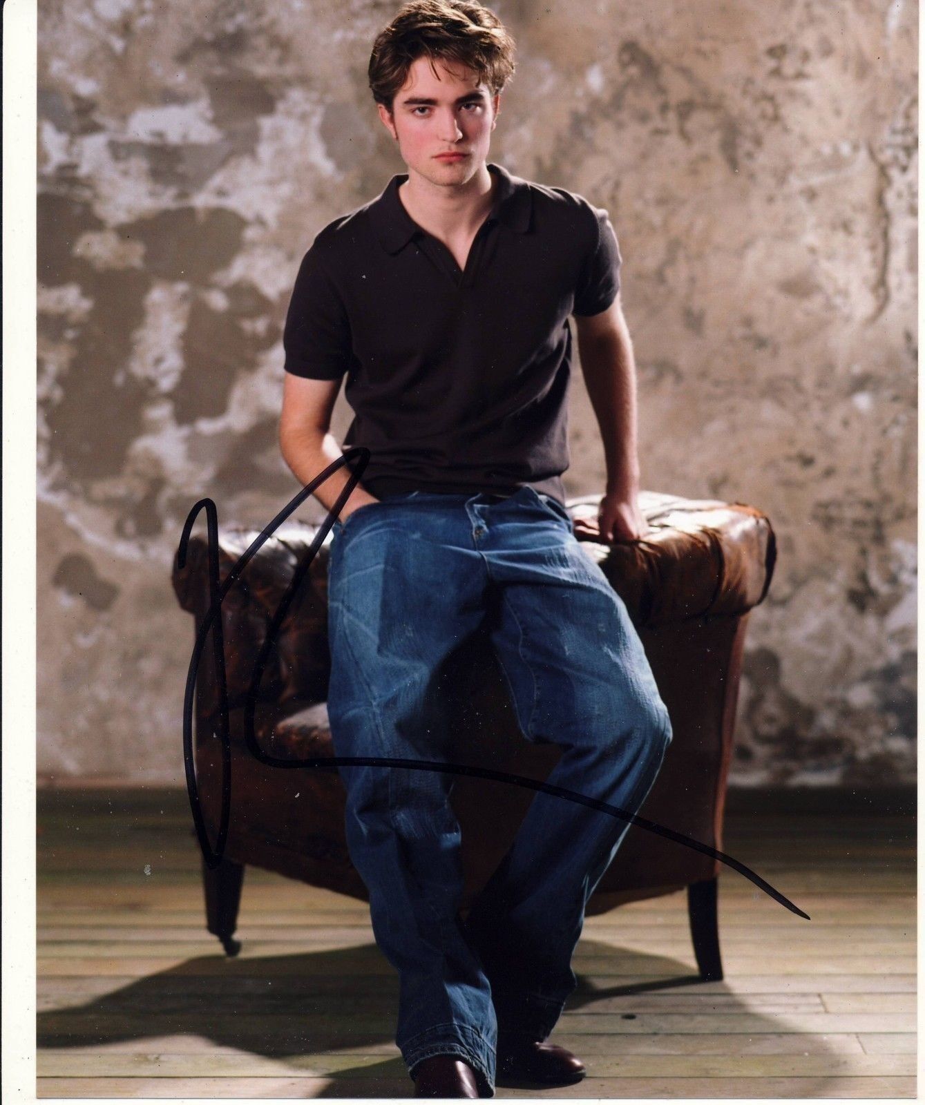 Robert Pattinson Autograph Signed 10x8 Photo Poster painting AFTAL [6869]