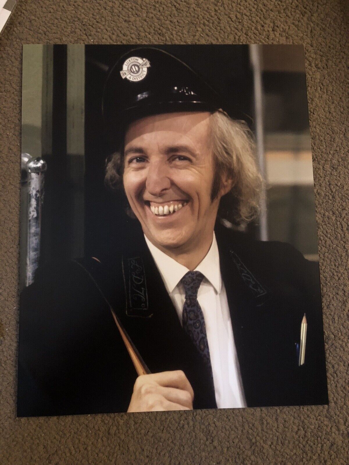 BOB GRANT (ON THE BUSES) UNSIGNED Photo Poster painting 10x8”