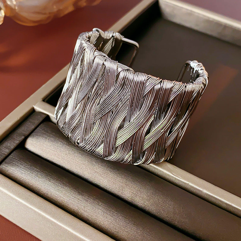 Retro Vintage Round Alloy Electroplating Bangles