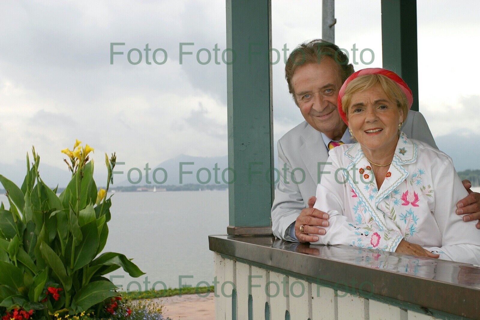 Günter Wewel mit Gisela Oper TV Foto 20 x 30 cm ohne Autogramm (Be-10