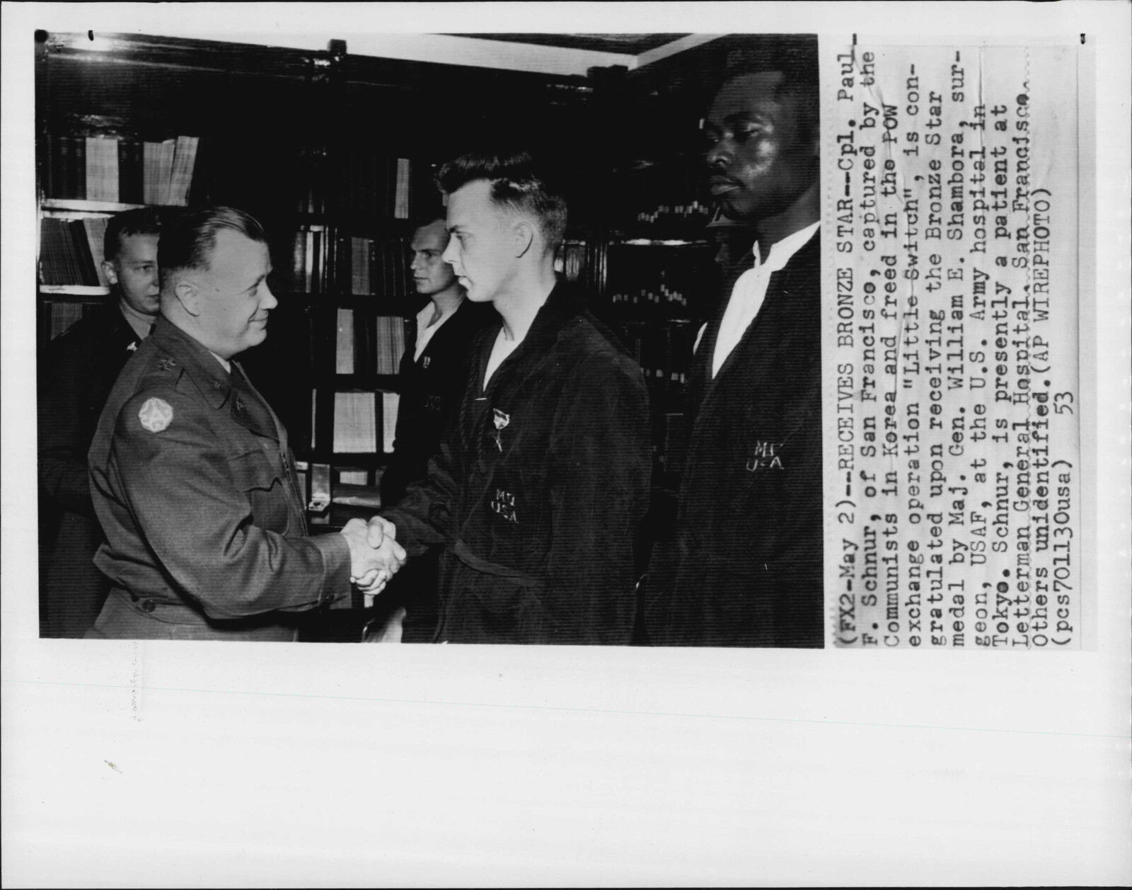 d Prisoner Paul Schnur Greeted by General 1953 Korea War Press Photo Poster painting