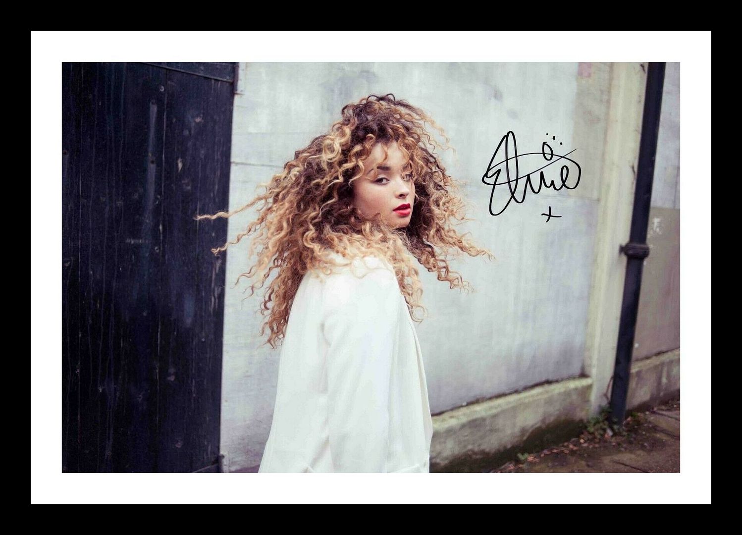 Ella Eyre Autograph Signed & Framed Photo Poster painting 1