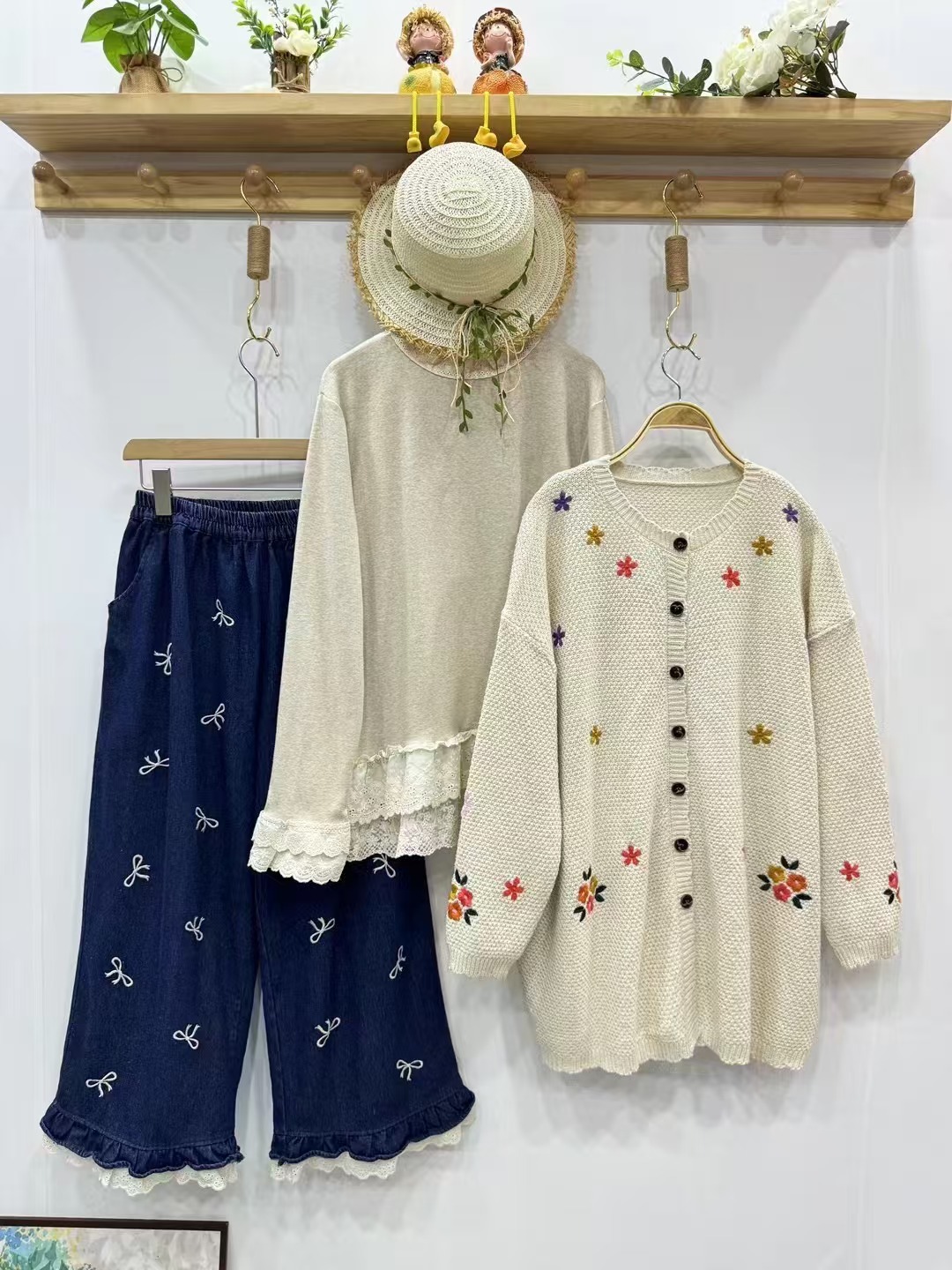 Women Long Sleeve V-neck Graphic Floral Printed Top