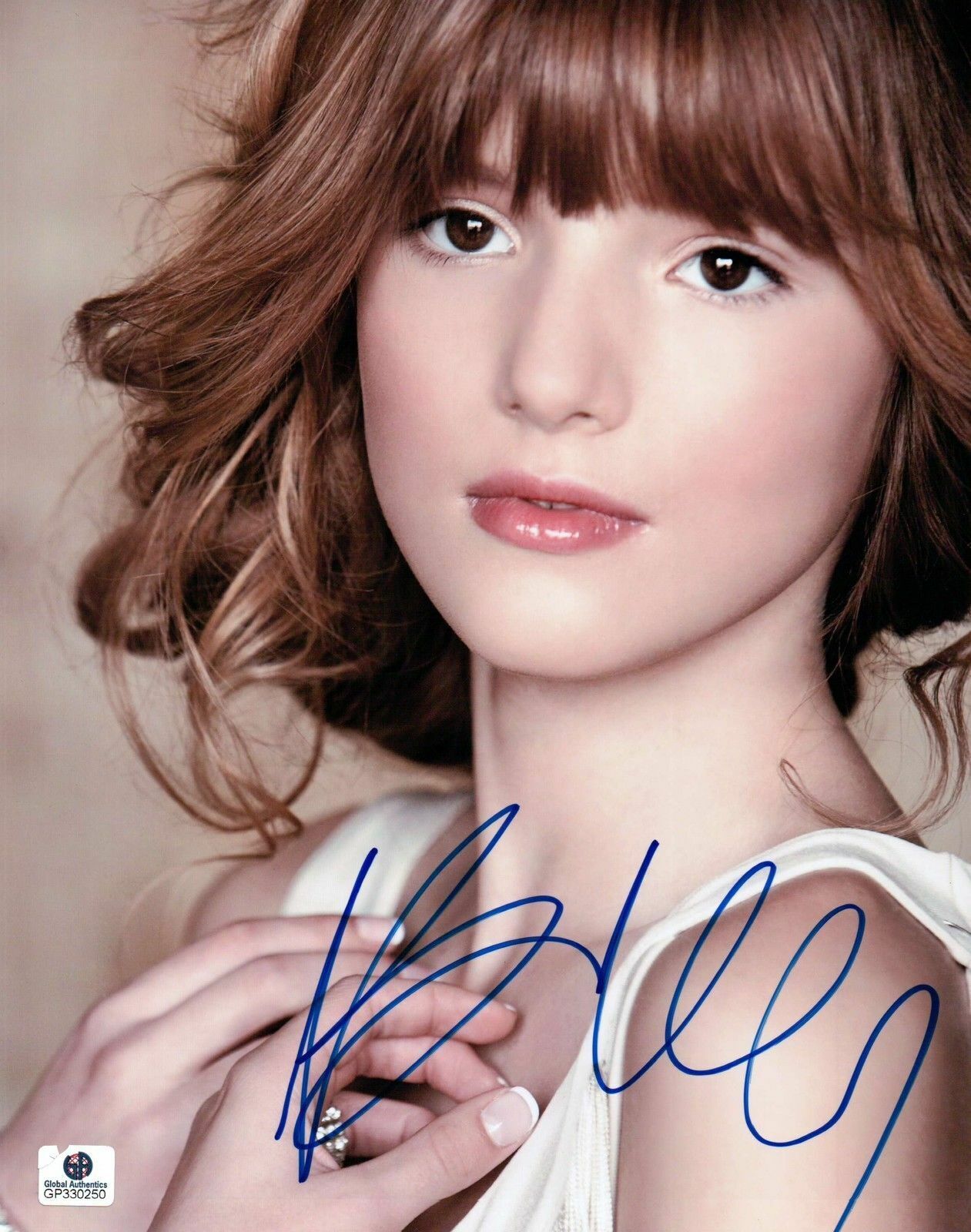 Bella Thorne Signed 8X10 Photo Poster painting Autograph Cute Close-Up Shake It Up GP330250