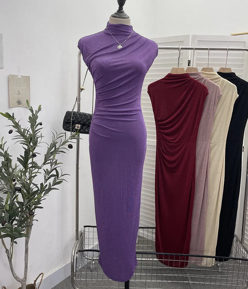 Uveng Ceclent Unique Dress With Thin Folds And Hips High-Collar After The Opening Of The Fork Dress 8858