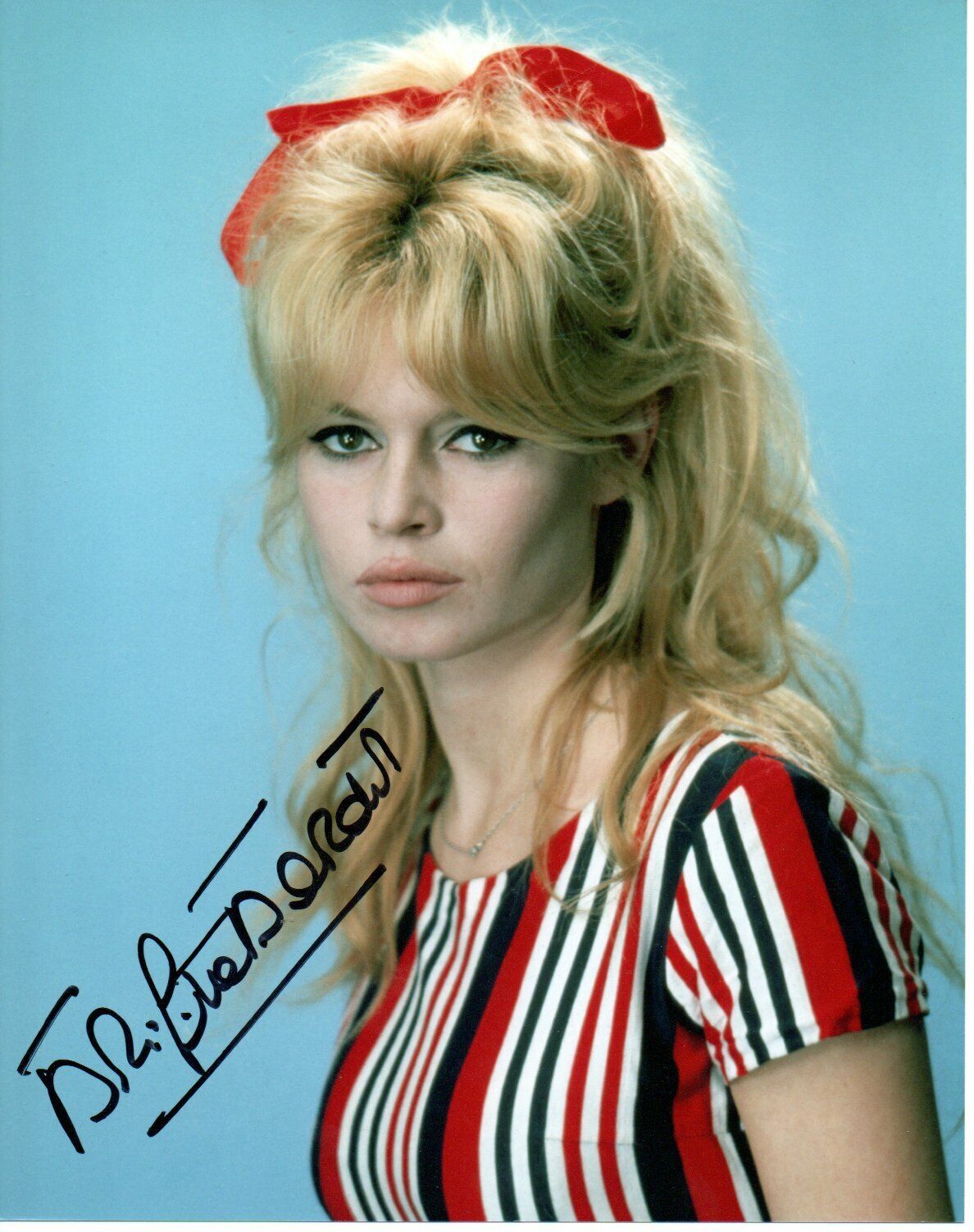 Brigitte Bardot Signed 10-8 Photo Poster painting Autograph Nice Pose