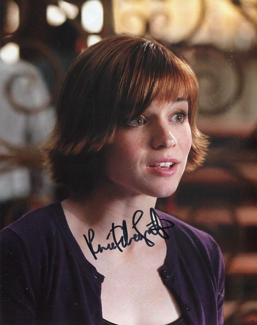 Renee Felice Smith Autograph Signed Photo Poster painting Print