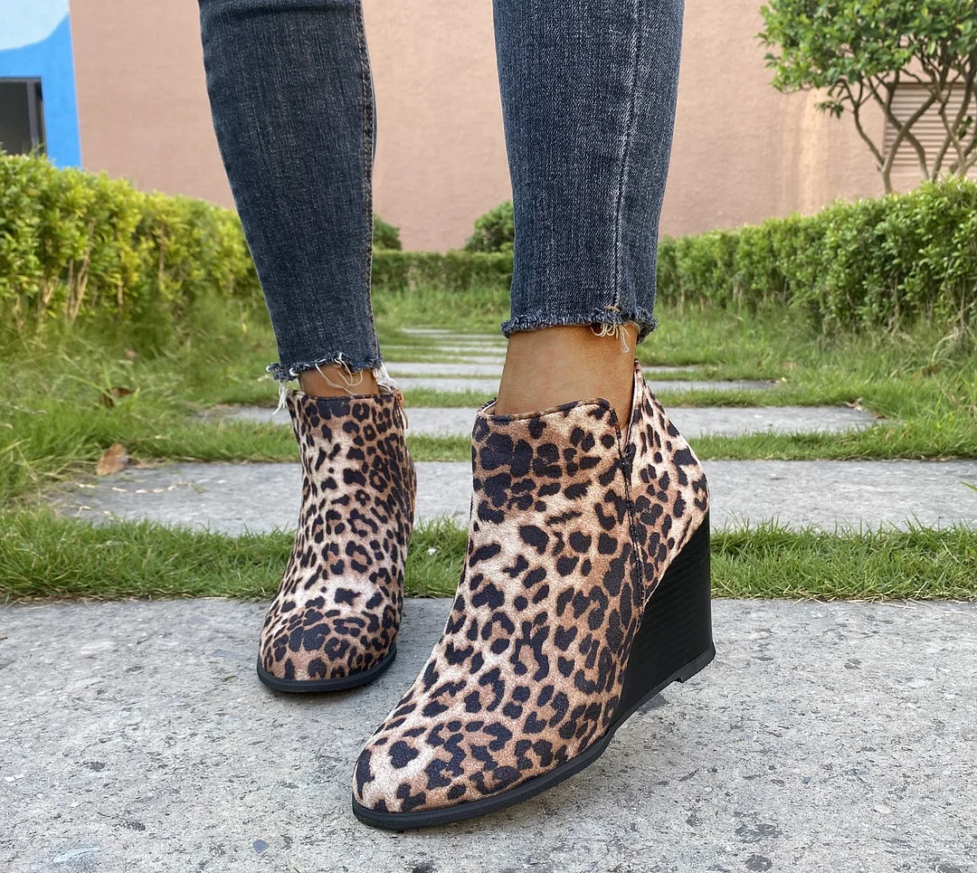 Yyvonne Yards Of Slopes And Female Short Boots In The Autumn And Winter Of The New Flat Bottom Round Head Zipper High Heels And Bare Boots