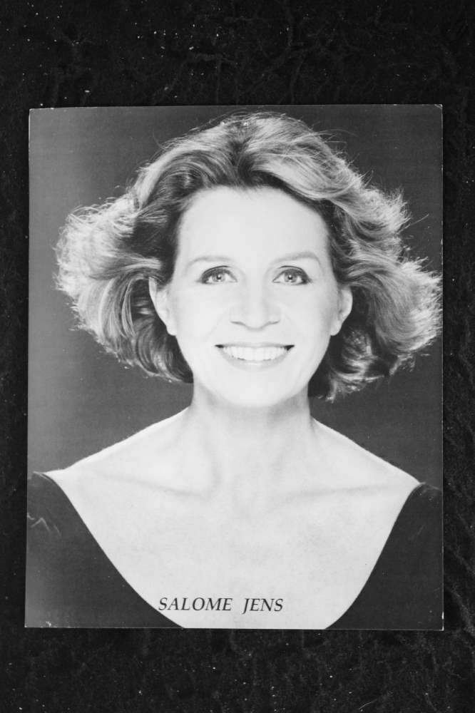 Salome Jens - 8x10 Headshot Photo Poster painting w/ Resume - Green Lantern - Star Trek