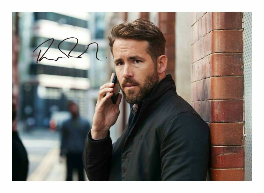 RYAN REYNOLDS AUTOGRAPH SIGNED PP Photo Poster painting POSTER