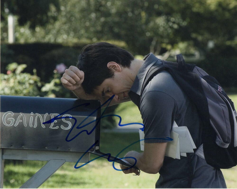 JUSTIN LONG SIGNED AUTOGRAPH 8X10 Photo Poster painting - DODGEBALL, GALAZY QUEST, ACCEPTED