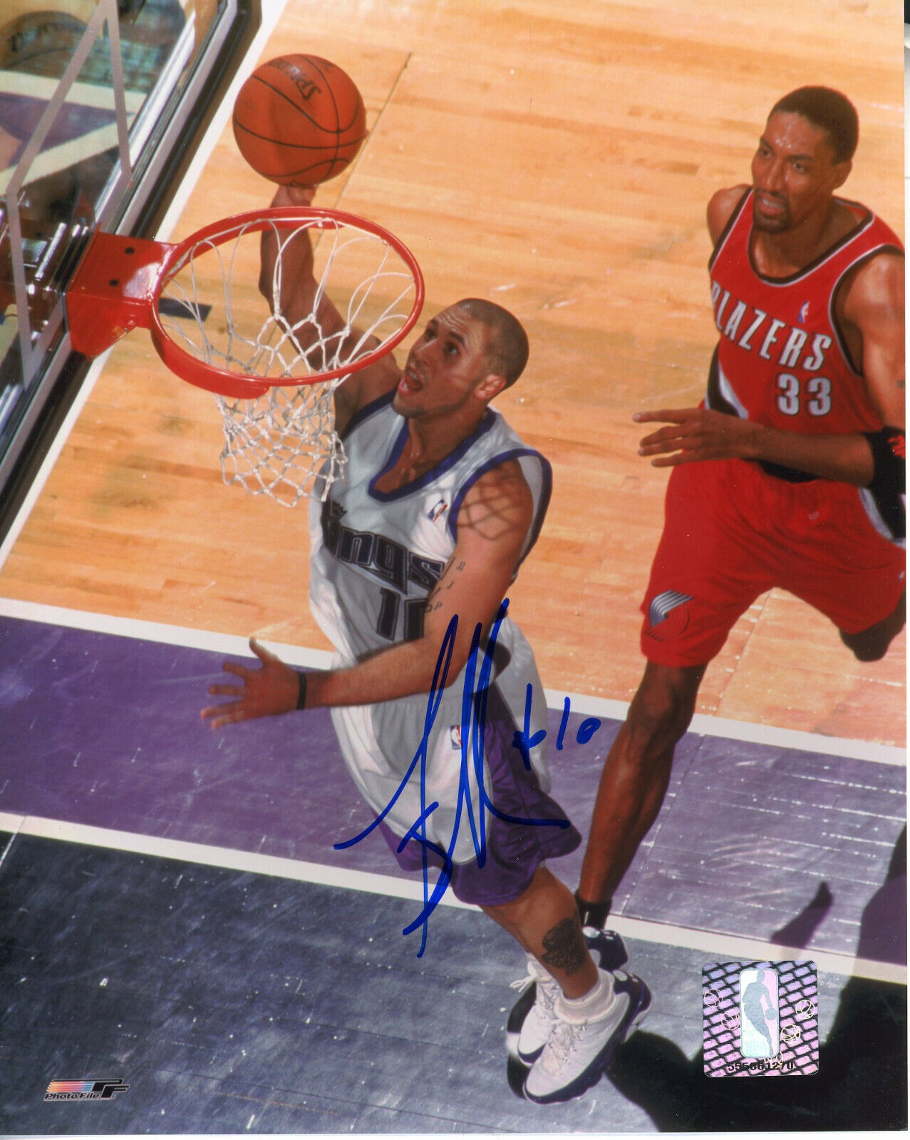 Mike Bibby Autographed 8x10 Sacramento Kings#S1319