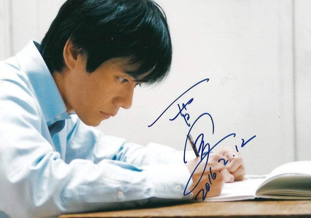 Hidetoshi Nishijima ACTOR autograph, In-Person signed Photo Poster painting