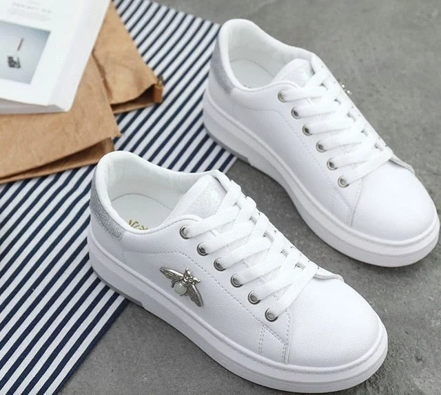 Women Casual Shoes 2018 New Women Sneakers Fashion Breathable PU Leather Platform White Women Shoes Soft Footwears Rhinestone