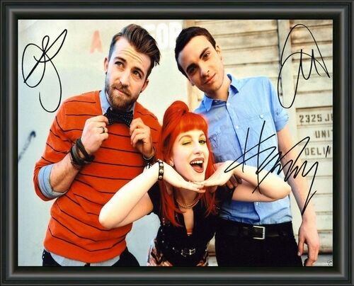 PARAMORE - ENTIRE BAND - A4 SIGNED AUTOGRAPHED Photo Poster painting POSTER  POSTAGE