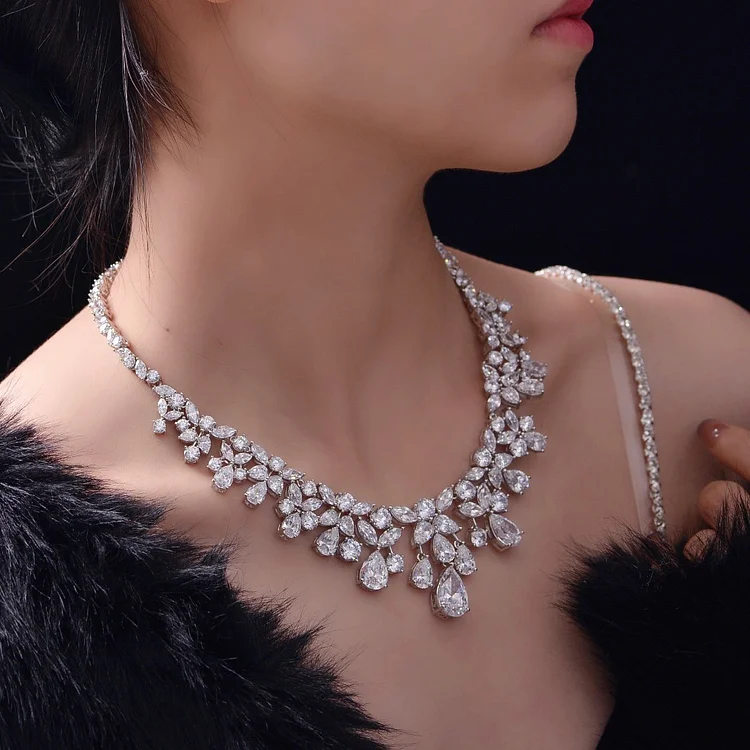 High-end luxury white 38cm necklace