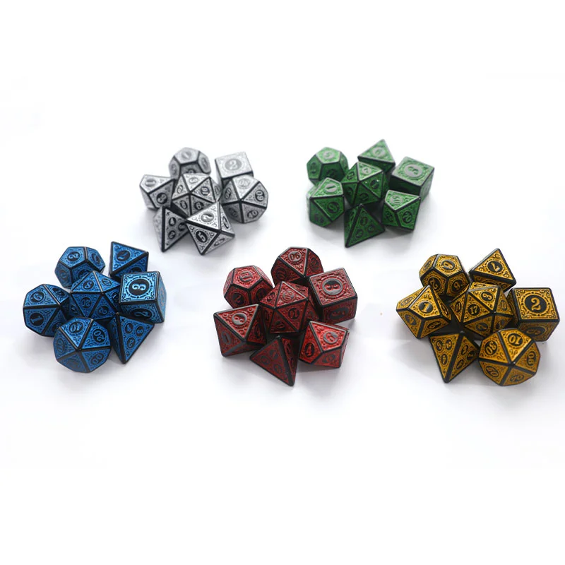 Carved Pattern Dice Set