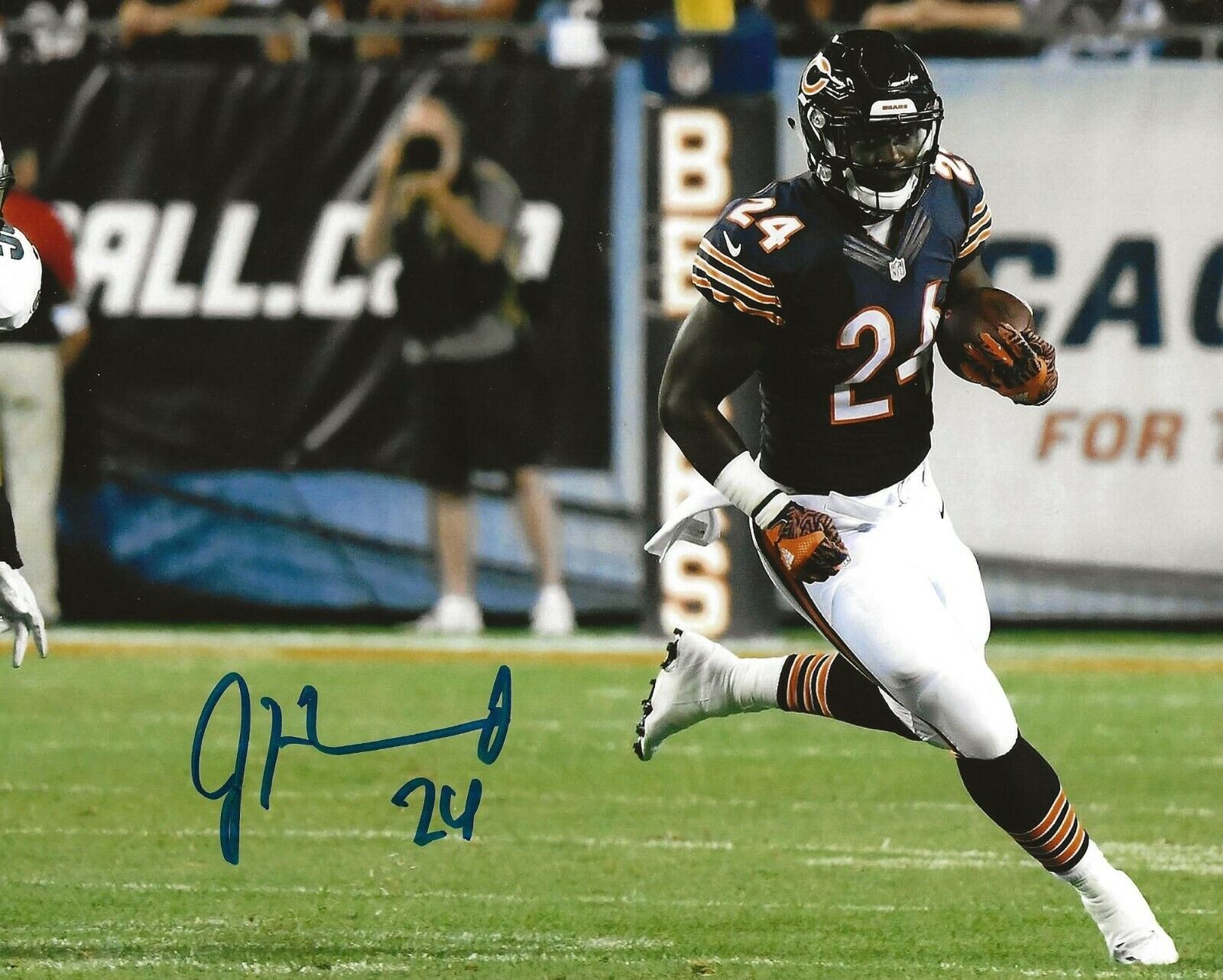Jordan Howard signed Chicago Bears 8x10 Photo Poster painting autographed 3