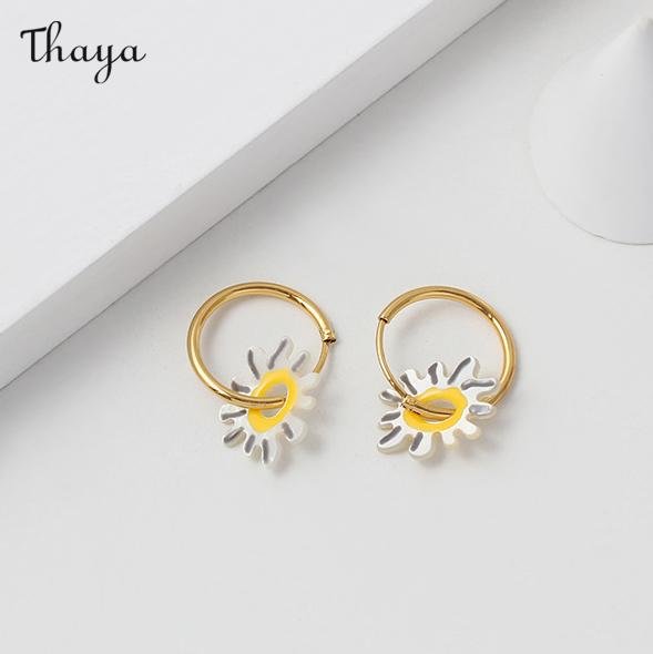 Thaya 18K Gold Plated Daisy Earrings