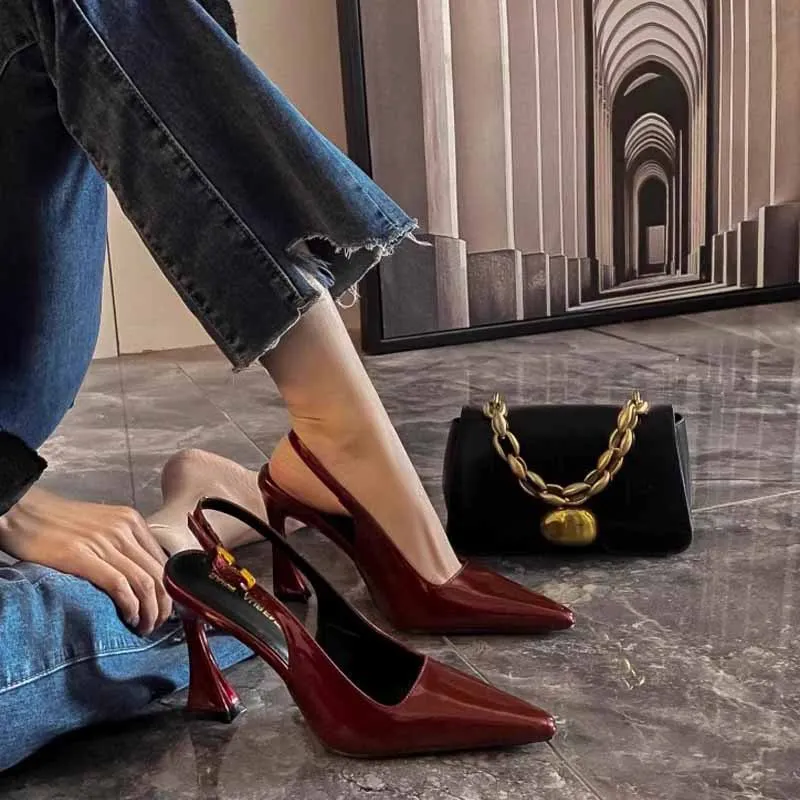Breakj Breakj Spring And Summer New Black Leather High Heels Women Senior Sense Horseshoe Heel Tip Fine Heel Single Shoes Sandals