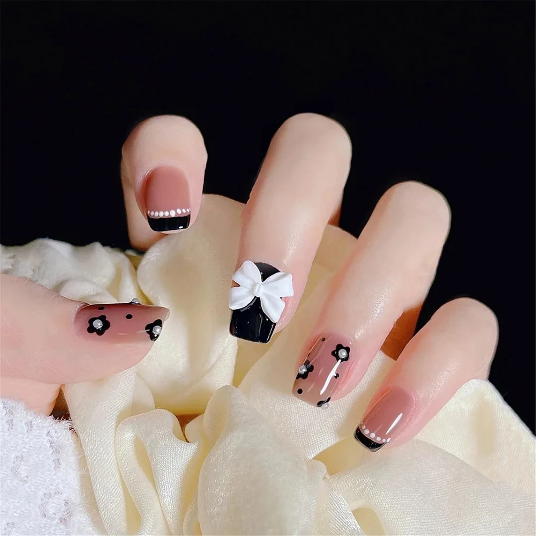 Short Nail with Design Nude Pink Color Square Head Full Cover Nail Art Tips Women Nail Decorative Christmas Press On Nail Tips-Nail Inspo