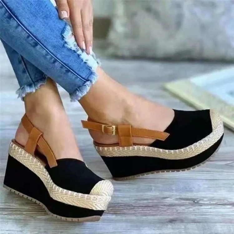 Lady's sandals with wedge heel