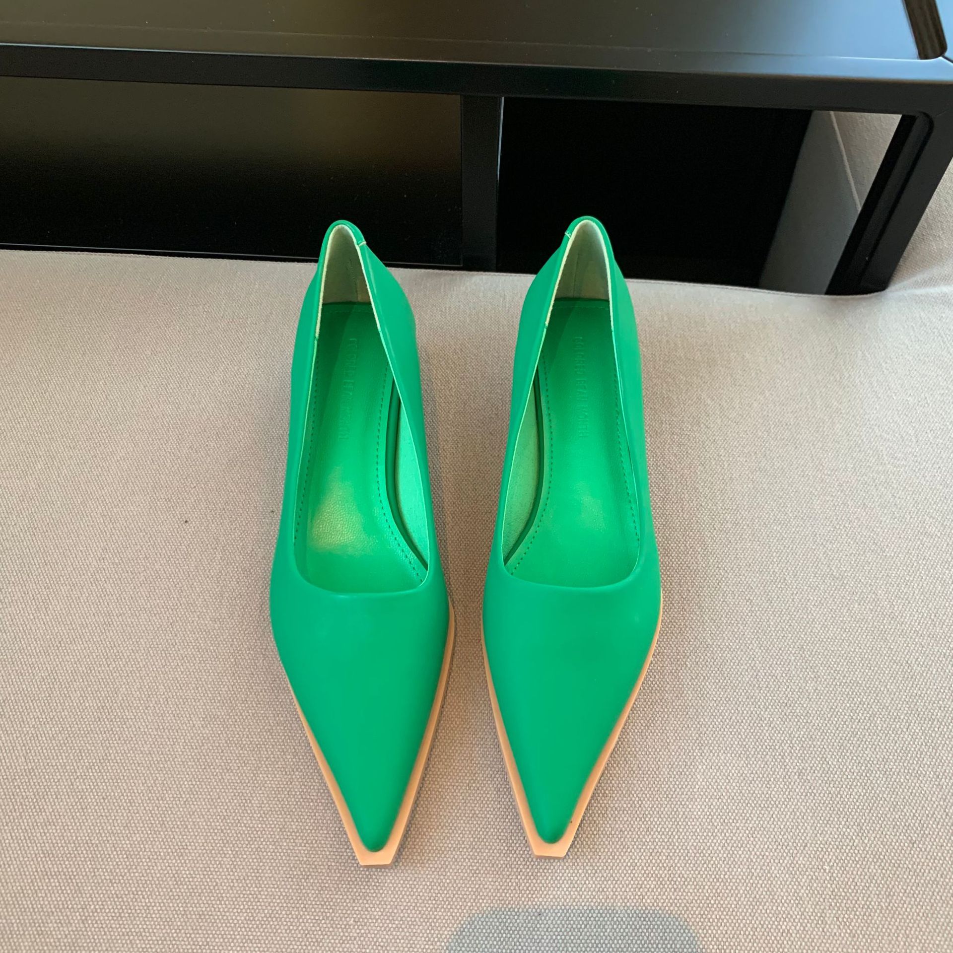 Mature Women Simple Pointed Toe Pumps Low Heel Shoes