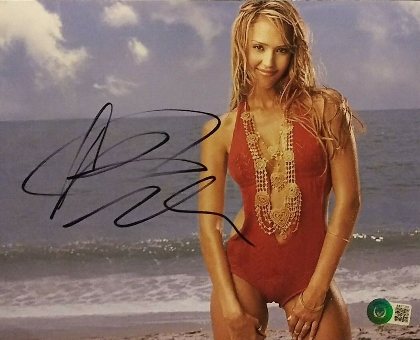 Jessica Alba signed 8 x 10 COA Beckett