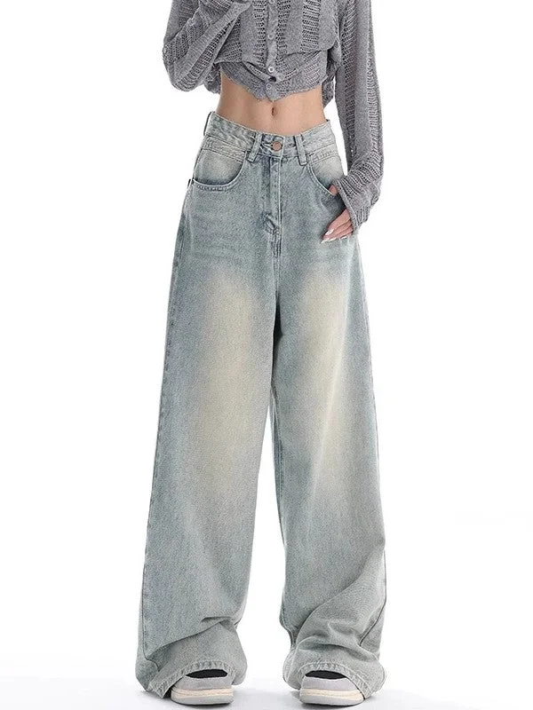 Brownm baggy boyfriend jeans with faded effect