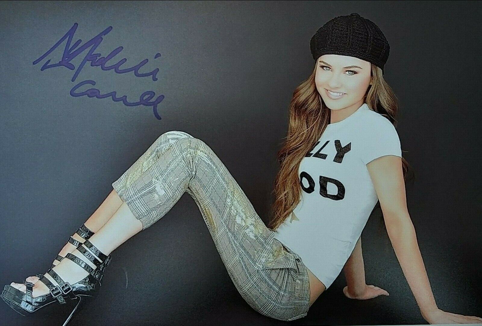 Madeline Carroll signed 8 x 10