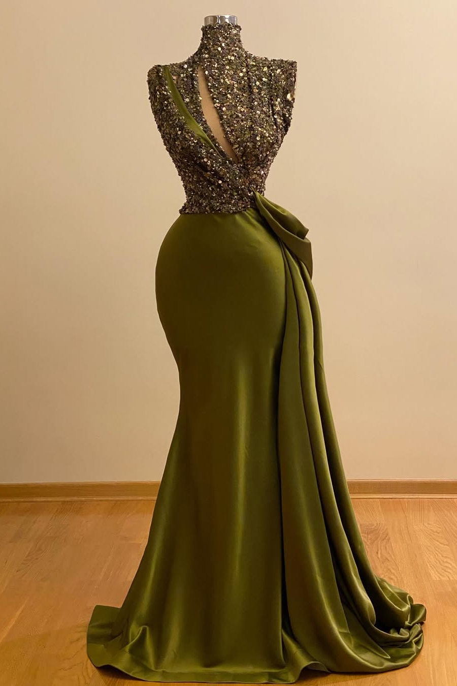 Lussooy Fascinating Sequins Sleeveless High Neck Mermaid Prom Dress