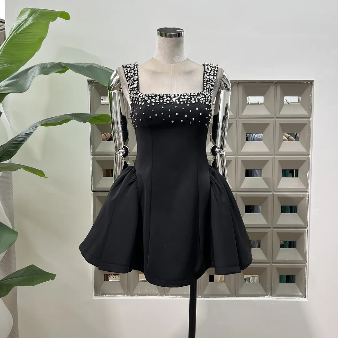 Brownm British Spring Fashion White Rich Beauty Light Luxury Strap Hand Nail Drill Collar Small Dress Waist