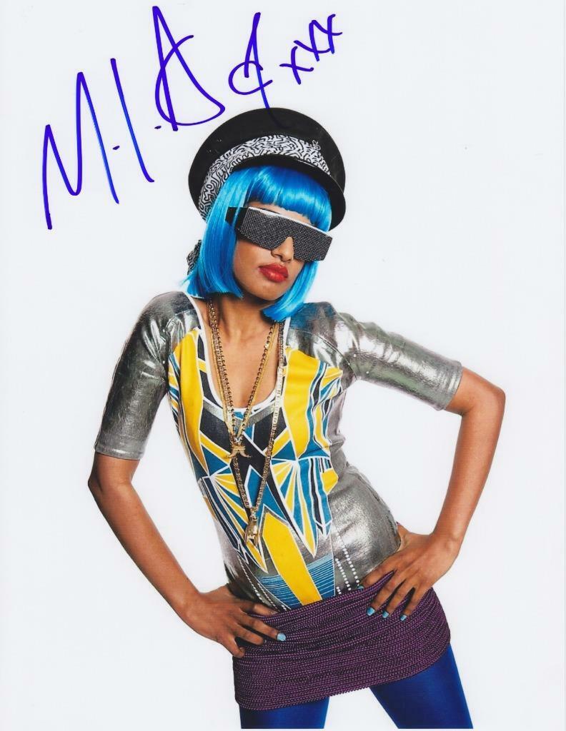 M.I.A. Mia SIGNED AUTOGARPHED 10 X 8