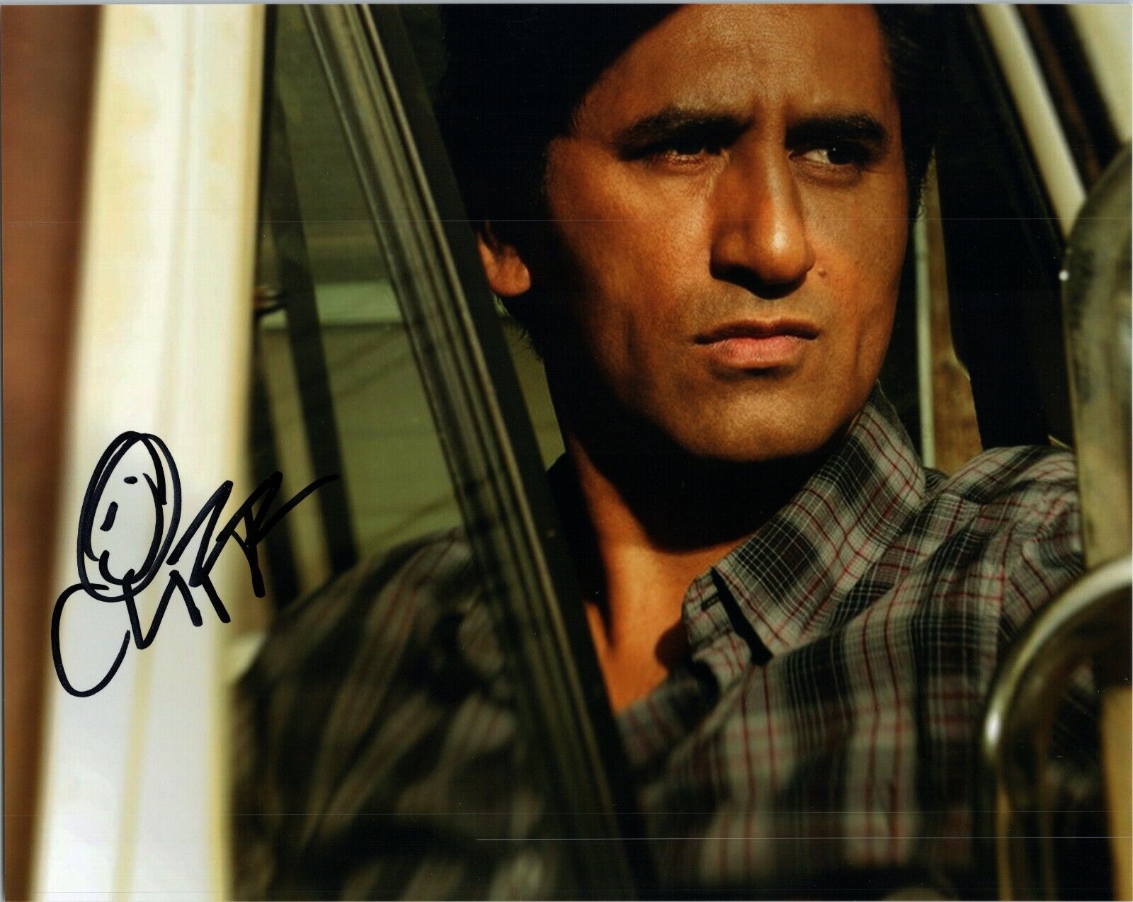 ~ CLIFF CURTIS Authentic Hand-Signed FEAR THE WALKING DEAD