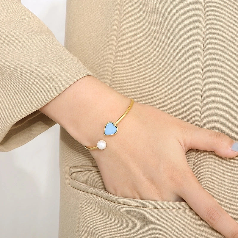 Modern Style Minimalist Heart Shape Stainless Steel Titanium Steel 18K Gold Plated Glass Stone Pearl Bangle In Bulk