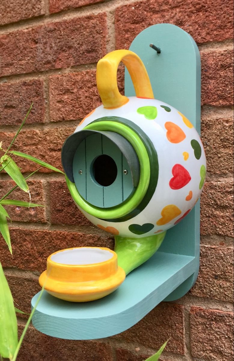 Hearts Teapot Bird House and Feeder