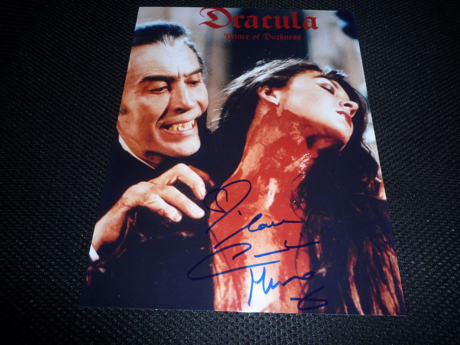 CAROLINE MUNRO signed autograph In Person 8x10 ( 20x25 cm) DRACULA