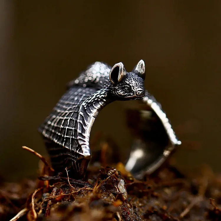 Coutureaura Vintage Flying Bat Animal Ring