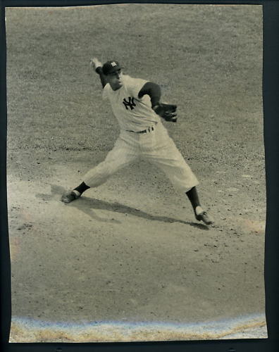Vic Raschi pitching in 1950 All Star Game Press Photo Poster painting New York Yankees