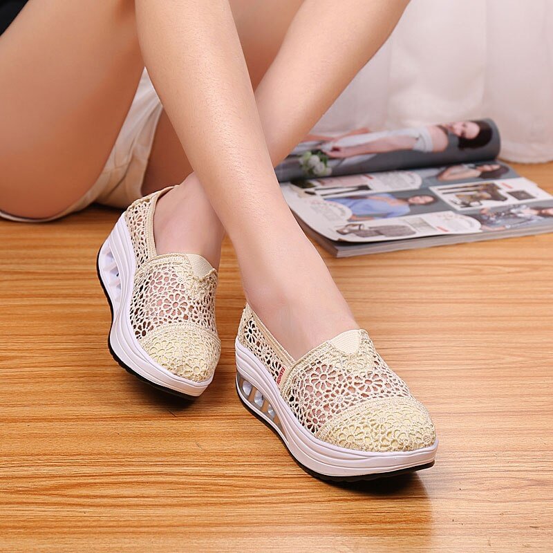 MWY Casual Cutouts Lace Canvas Shoes Summer Women Shoes Hollow Floral Breathable Platform Shoes White Black Color Wedge Sneakers