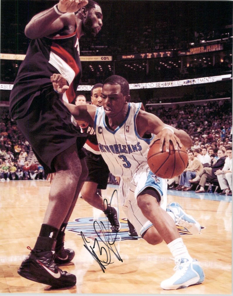 Chris Paul Signed Autographed Glossy 8x10 Photo Poster painting Charlotte Hornets - COA Matching Holograms