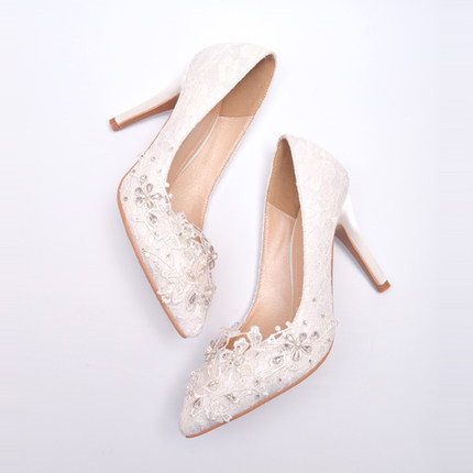 GOOSHOE Bridal White Rhinestone Stiletto Heel Lace Pumps