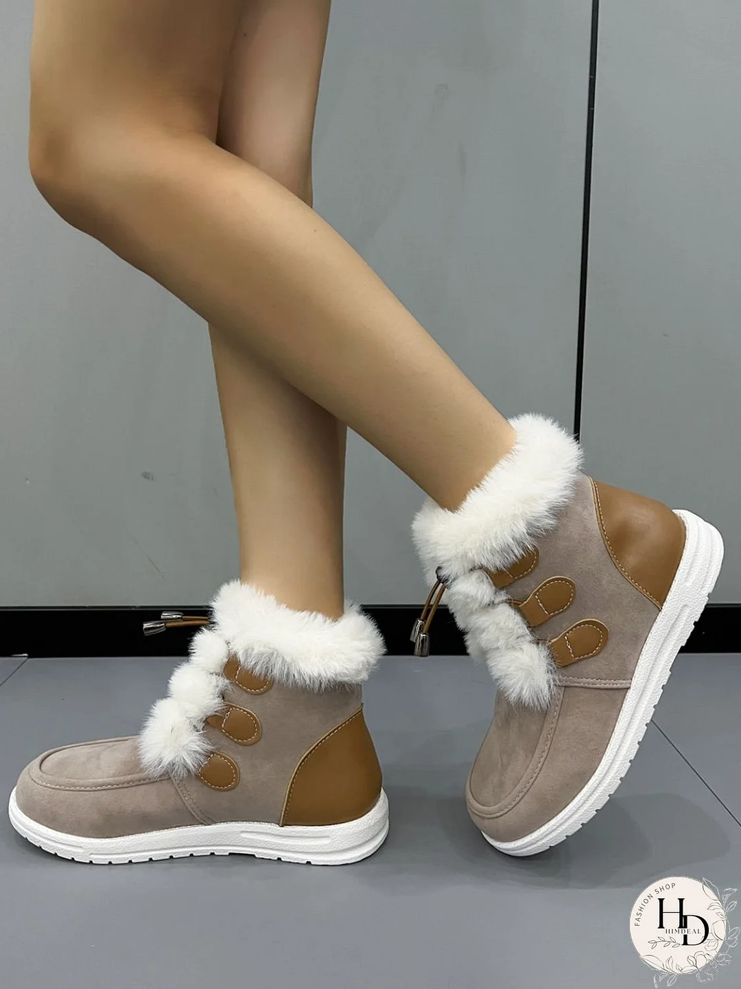 Plush Detail Suede Round Toe Boots