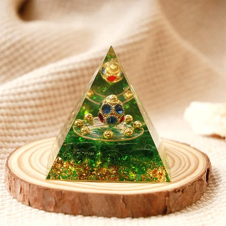 Green Jade Cleaning Orgone Pyramid