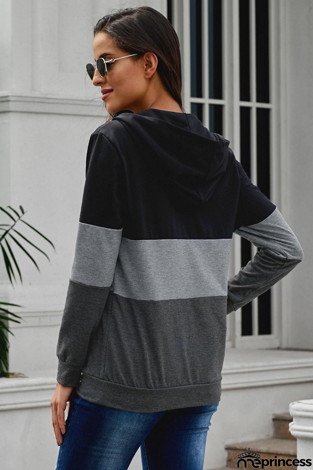 Color Block Zipped Neck Hoodie