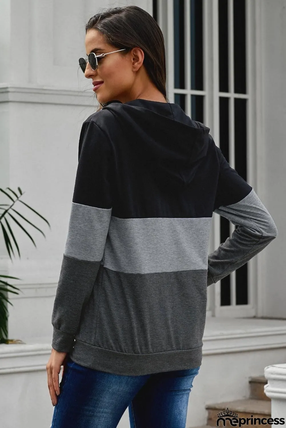 Color Block Zipped Neck Hoodie