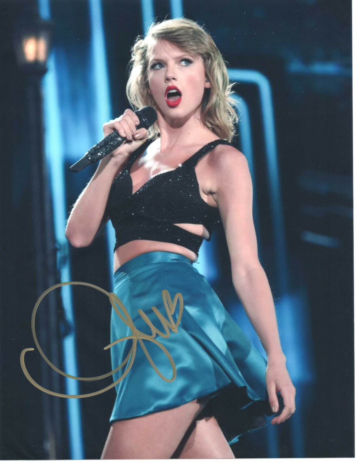 TAYLOR SWIFT - SEXY POPULAR SINGER - HAND SIGNED AUTOGRAPHED Photo Poster painting WITH COA